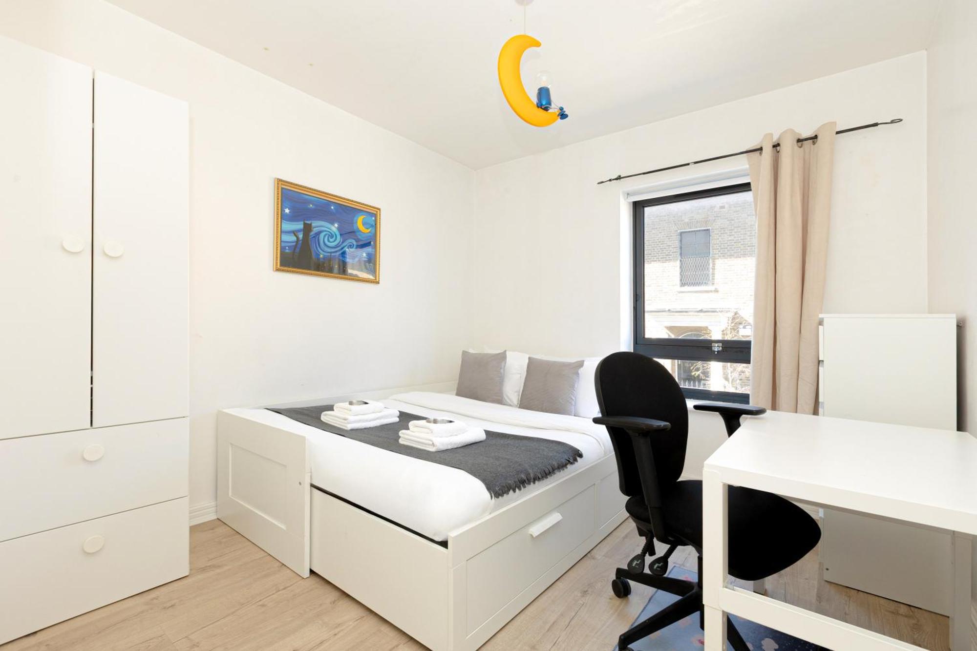 Charming 2br Flat Near Canary Wharf With Balcony * Londres