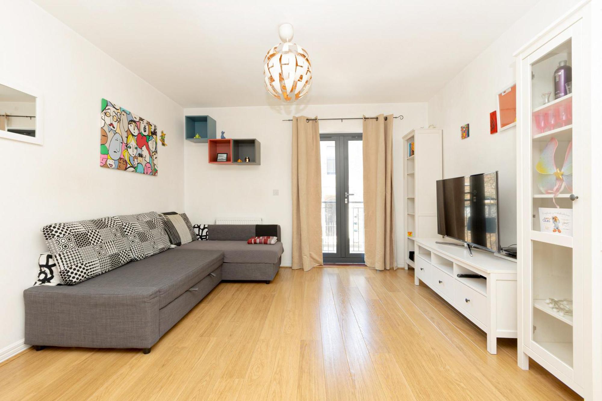 Charming 2br Flat Near Canary Wharf With Balcony * Londres